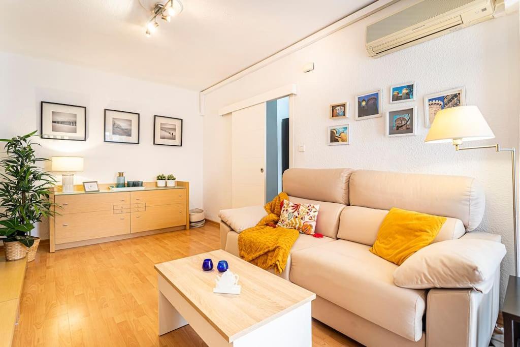 Precioso Piso Moderno: Terraza, A/C, Netflix, Wifi Apartment Valencia Bagian luar foto