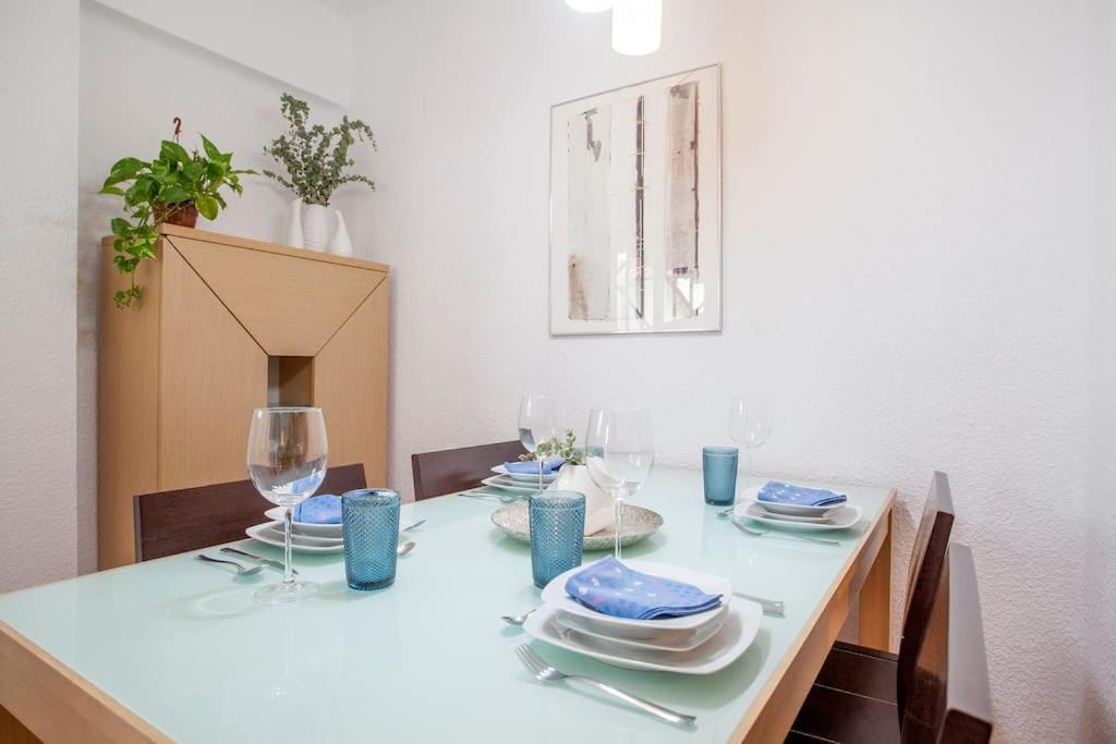 Precioso Piso Moderno: Terraza, A/C, Netflix, Wifi Apartment Valencia Bagian luar foto
