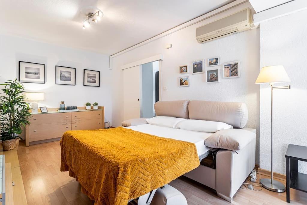 Precioso Piso Moderno: Terraza, A/C, Netflix, Wifi Apartment Valencia Bagian luar foto