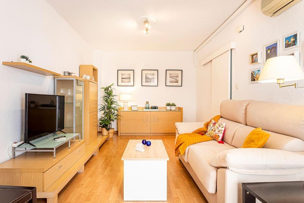 Precioso Piso Moderno: Terraza, A/C, Netflix, Wifi Apartment Valencia Bagian luar foto