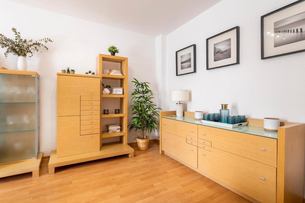 Precioso Piso Moderno: Terraza, A/C, Netflix, Wifi Apartment Valencia Bagian luar foto