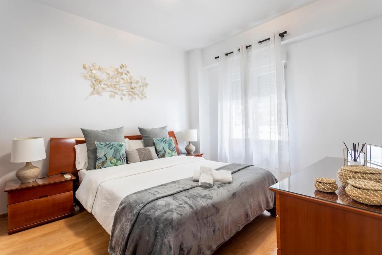 Precioso Piso Moderno: Terraza, A/C, Netflix, Wifi Apartment Valencia Bagian luar foto